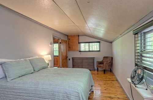 Clarkesville Apartment | The Clubhouse at Tiny Life