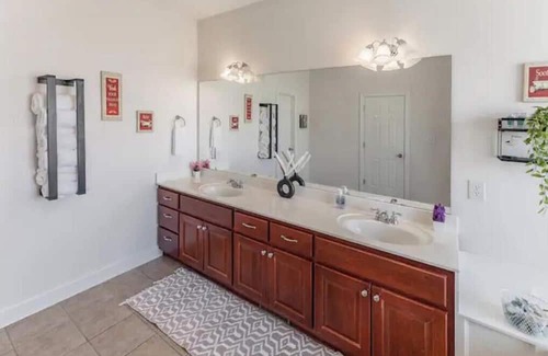 Madison House | Elegant Escape Pet friendly