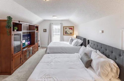 Madison House | Elegant Escape Pet friendly