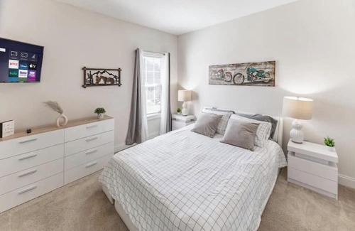 Madison House | Elegant Escape Pet friendly