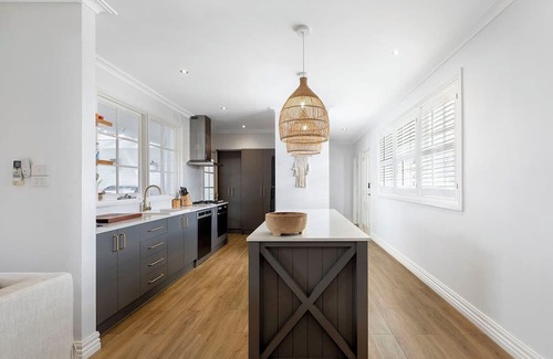 Frankston Villa | Long Island Beach Escape