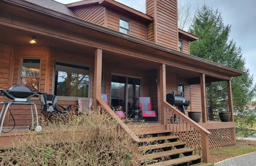 Spring City House | Lake Front Lake House