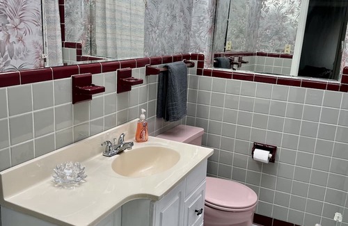 Holly Hill House | Spacious 2/2 House Near River