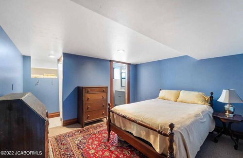 Fulton House | This edifice is stunning, historic and absolutely in a cool state . It has pool.