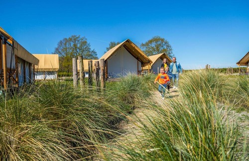 Biddinghuizen House | Cosy Unique 4 by Interhome