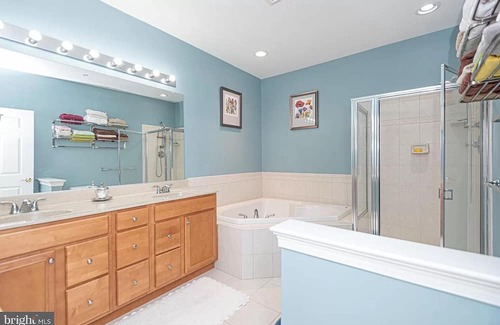 Bayside Villa | Bright Spacious Villa in Luxury Waterfront Neighborhood; Pools, Tennis, Gym