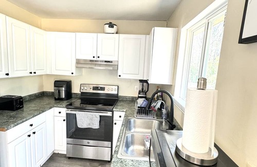 Charlotte House | 1 Bdrm Hotel Set Up-Private Room in Shared Home