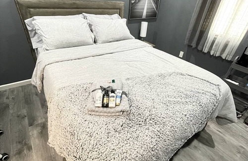 Charlotte House | 1 Bdrm Hotel Set Up-Private Room in Shared Home