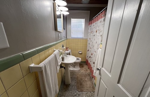 High Springs Apartment | Scuba Downtown Retreat