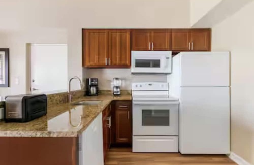 West Kissimmee Resort | Florida Winter Break/Fun Filled Resort! Luxurious Suites Central to Theme Parks