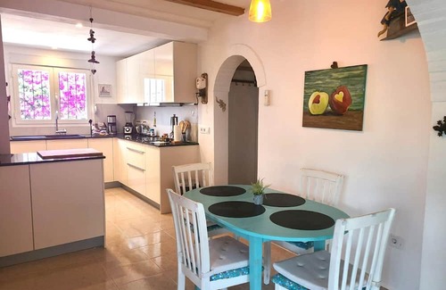 Els Poblets Ski Chalet | Villa AY CARAMBA in Els Poblets 950m from the beach
