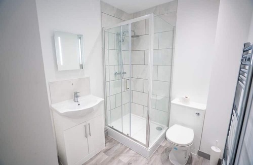 Brierley Hill Apartment | Bright and Modern 1 Bed Apartment in Redditch