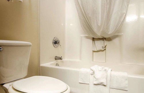 Hebron House | Close to I-70, Leisure Travelers' Delight, Heated Pool and All Modern Utilities