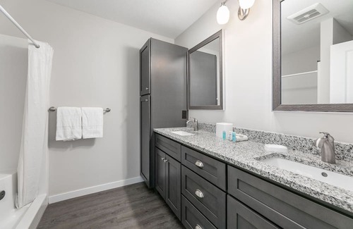 Traverse City House | Brand New Beautiful 3 BDR Home Unit 842