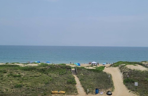 Kill Devil Hills Apartment | Ocean view suite