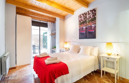 El Guinardo Apartment | SPACIOUS EIXAMPLE OASIS WIFI/AC LARGE TERRACE 6PP By MyRentalHost