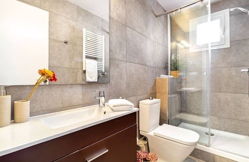 El Guinardo Apartment | SAGRADA FAMILIA FULLY EQUIPPED TERRACE WIFI/AC/5PP By MyRentalHost