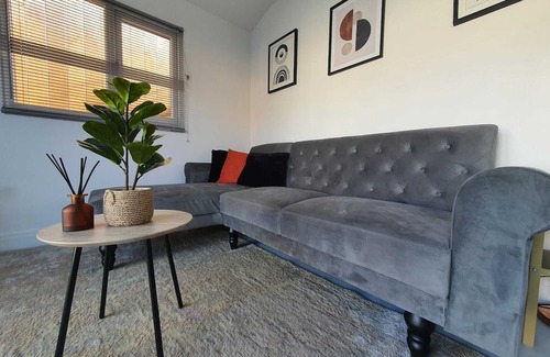 Grays Cabin | Stunning 1 King bed cabin in Grays