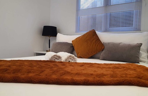 Grays Cabin | Stunning 1 King bed cabin in Grays