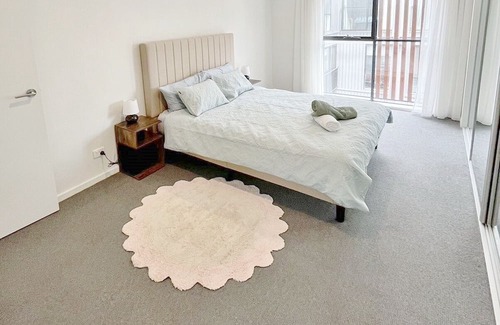 Braddon House | Cozy 2-bedroom townhome with AC and WiFi in charming Braddon