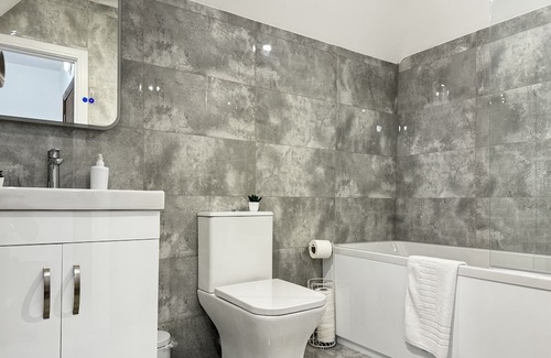 Stanwell Apartment | Serene Oasis Near Heathrow Airport