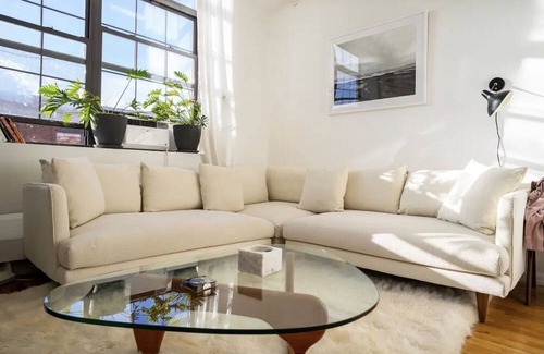 Hoboken Apartment | Brooklyn: Sun Drenched Top Floor One Bedroom