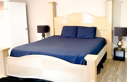 Mayfair Apartment | LoftBach 1-bedroom apartment Extremely Spacious / WiFi in terrific Philadelphia.
