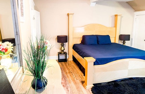 Mayfair Apartment | LoftBach 1-bedroom apartment Extremely Spacious / WiFi in terrific Philadelphia.