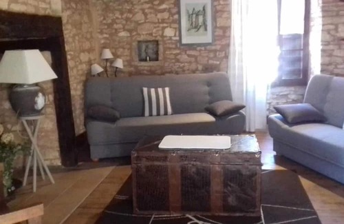 Lavercantiere House | Homerez - House for 6 ppl. with shared pool, garden and terrace at Lavercantière