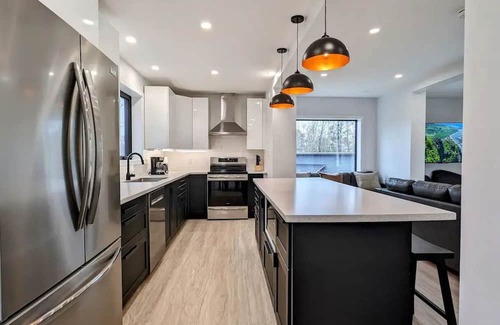 Tiny Cottage | Modern Cozy Container Home with Close Proximity to Multiple Beaches