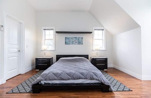 Kawartha Lakes House | Cozy loft country retreat