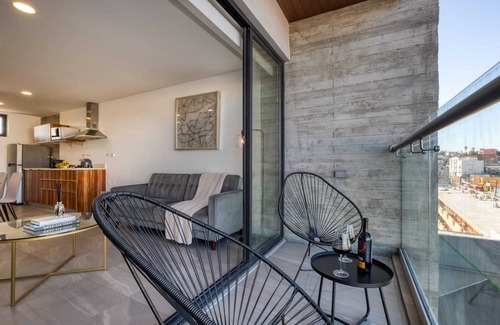 Avenida Revolucion Apartment | Amazing Apt w/a Pvt Balcony: Lounge-B/Center+Gym