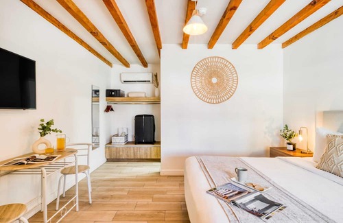 Playa Ensenada Apartment | Gorgeous Room Near the Beach | Pool & Jacuzzi