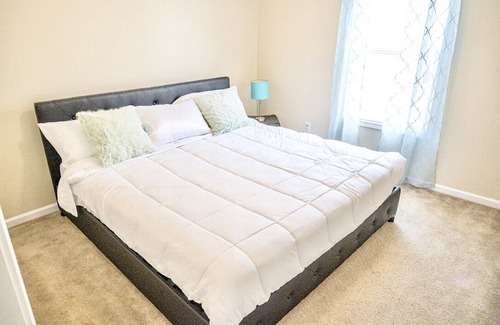Huntcliff House | Spacious Columbia Getaway Minutes to Downtown!