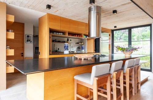 Valle de Bravo Villa | Casa Los Cuates: A Wellness Sanctuary in San Simón