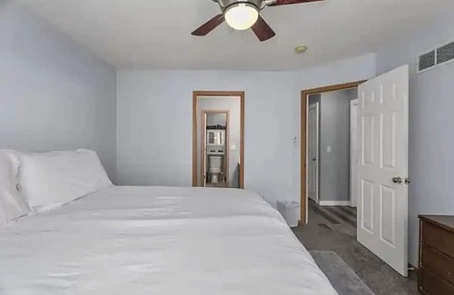 Lenexa House | Cozy 3-bedroom townhome in welcoming Lenexa with AC, WiFi NEW PROMO PRICING