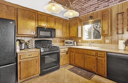 Whispering Forest Cabin | 2416-antelope Views 3 Bedroom Cabin by RedAwning
