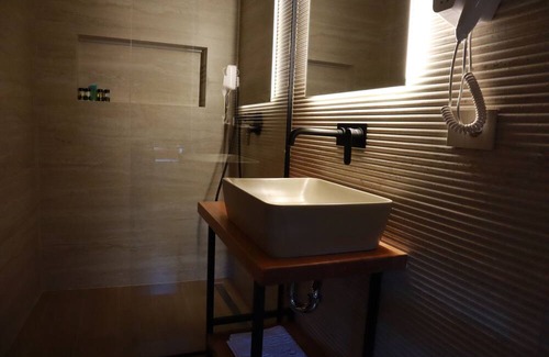 Korce Hotel | Hani i Gjelit Hotel Korce