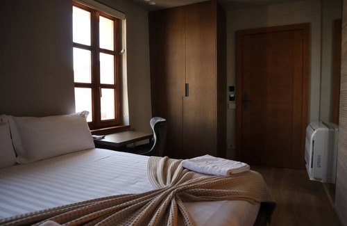 Korce Hotel | Hani i Gjelit Hotel Korce