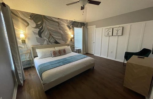 Westridge House | Renovated Mickey's Pool Villa near Disney