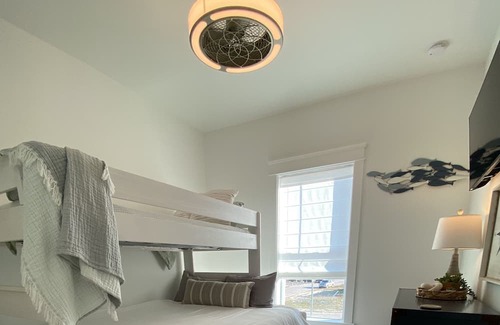Cape San Blas House | Superb 5-bedr home on Cape San Blas w/WiFi, AC, Pool access, 4 min walk to beach