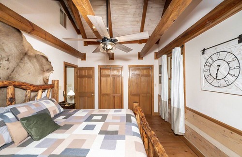 Brevard Cabin | Peaceful, cozy, & private cabin w/streams, waterfalls, & Wi-Fi! Pets OK!