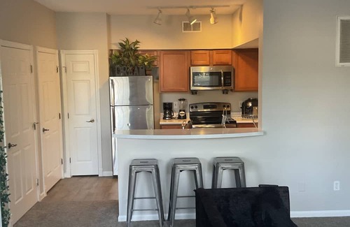 Roselawn Finance House | Cozy Luxury 1-bedroom apartment with fitness room, WiFi in beautiful Cincinnati