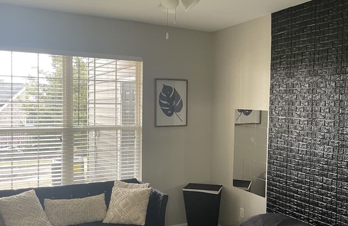 Roselawn Finance House | Cozy Luxury 1-bedroom apartment with fitness room, WiFi in beautiful Cincinnati