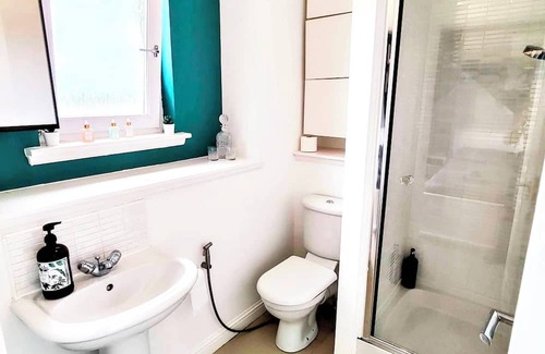 East End Apartment | La Casita, your Home Away from Home! - FREE PARKING