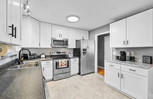 Ashley Oaks House | Knox Comfy Chic