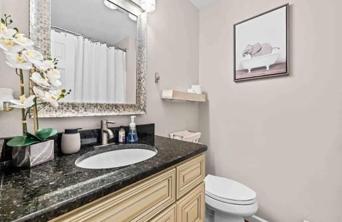 Ashley Oaks House | Knox Comfy Chic