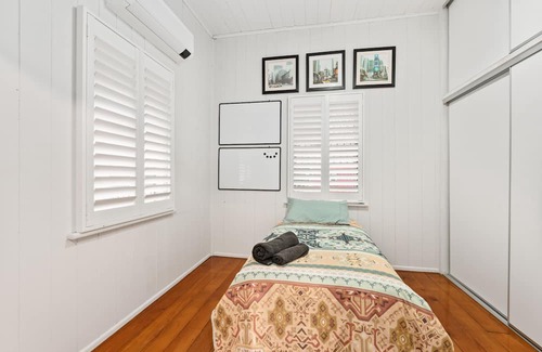 North Booval House | 3 Bedroom Queensland House in Ipswich
