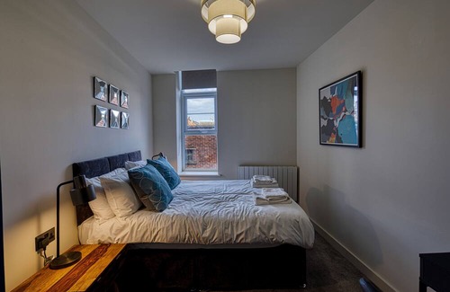 Southport Apartment | Renaissance 4: 1 BR in Southport's Premier Block