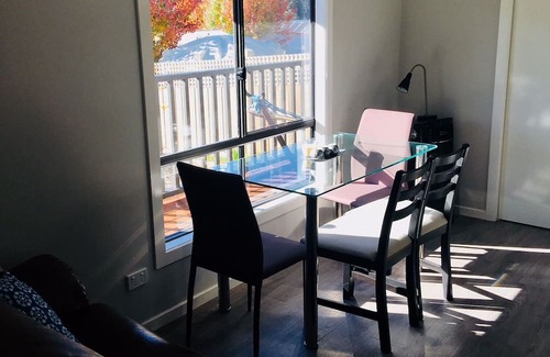 Marysville Cottage | Marysville town Barton Split AC-Smar tv-WIFI Wood htr. BYO linen clean as you go